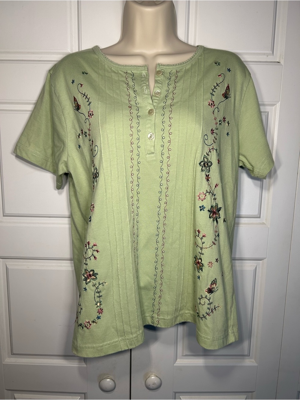 Butterfly Floral Embroidered Top Womens M Sage Green Cottagecore 🦋🌸